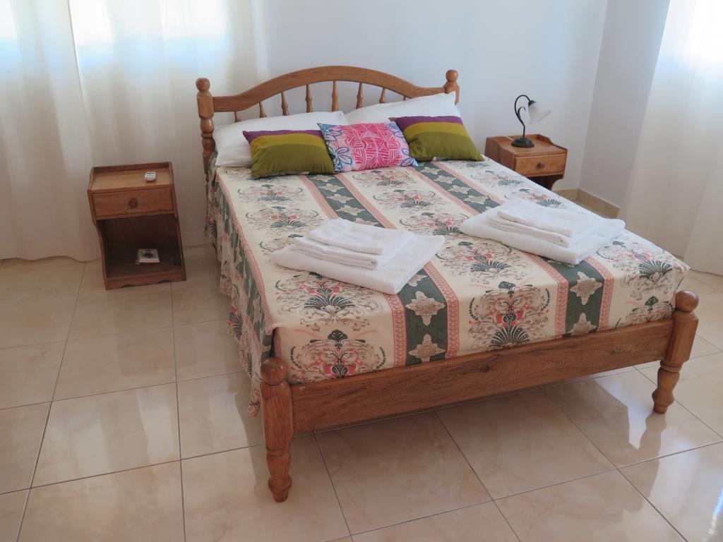 Fadine Self Catering Apartment La Digue Room photo